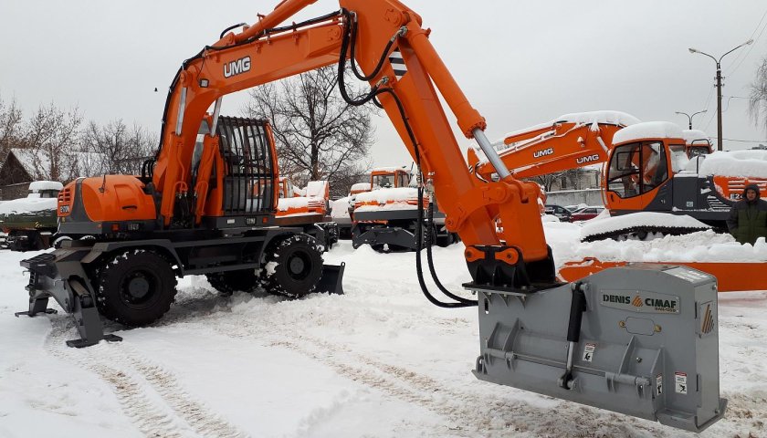 Экскаватор UMG e170w