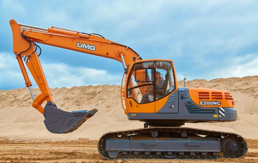 Гусеничный экскаватор UMG e200c