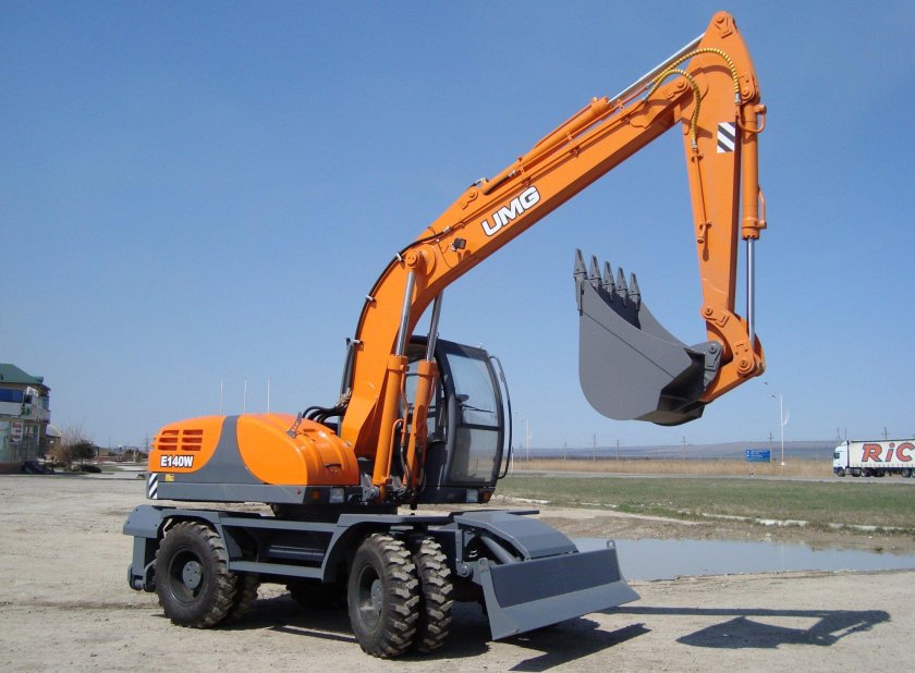 Экскаватор UMG e140w