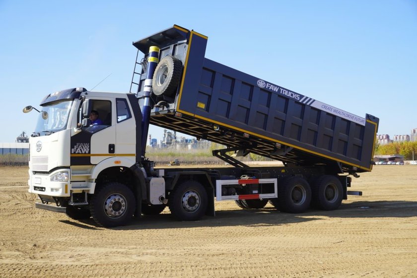 Самосвал FAW 8 4 CA-3310