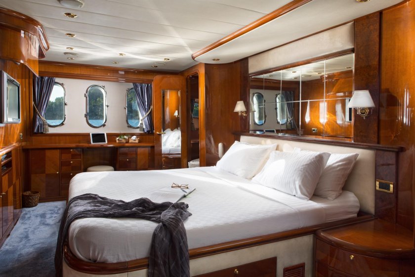 Sunseeker Superhawk 50 HT каюты