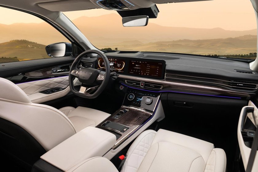 Exeed VX 2022 интерьер