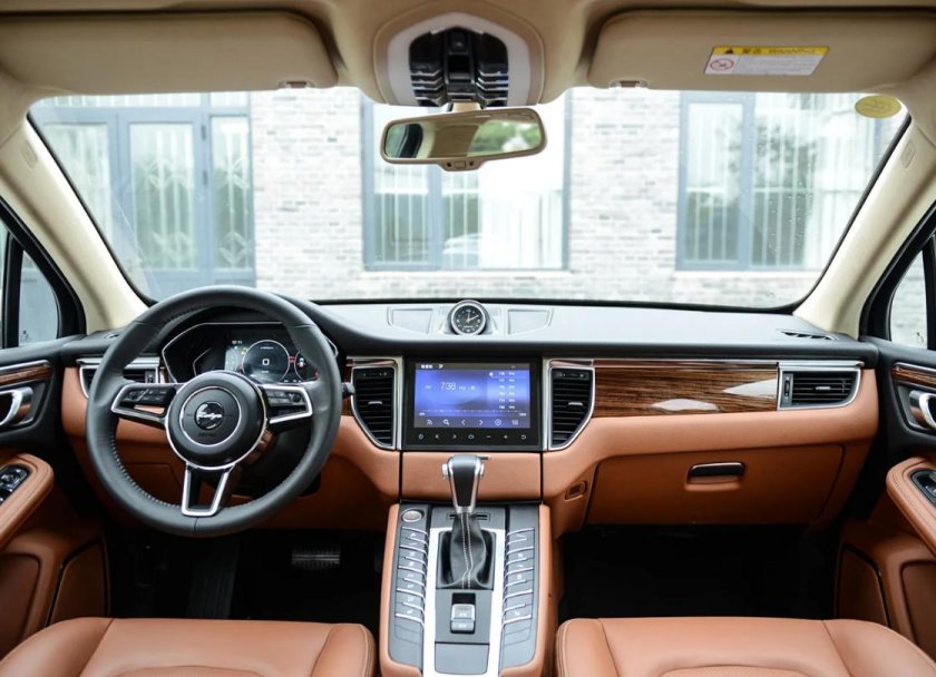 Китайская машина Zotye sr9