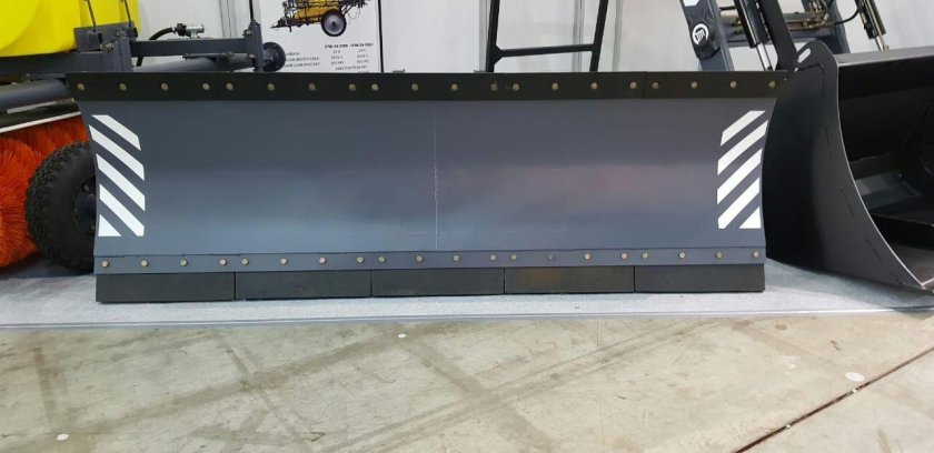 Отвал коммунальный гидроповоротный ко-4 МТЗ*