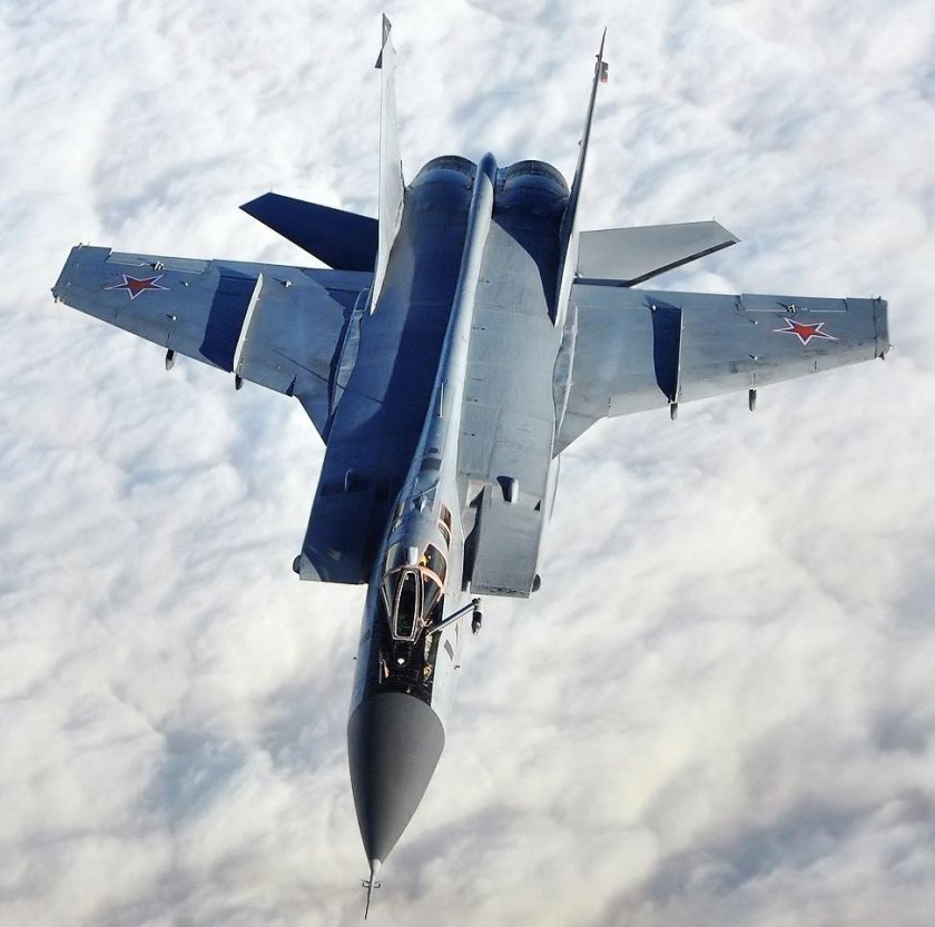 Истребитель-перехватчик миг-31