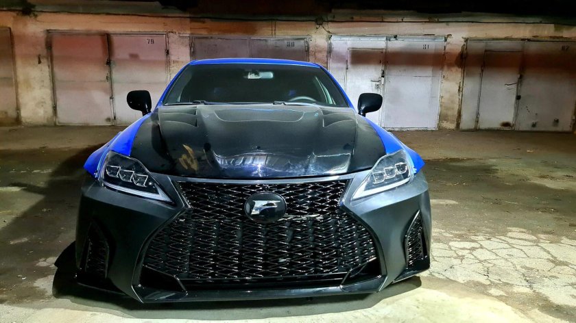 Бампер Lexus is 250