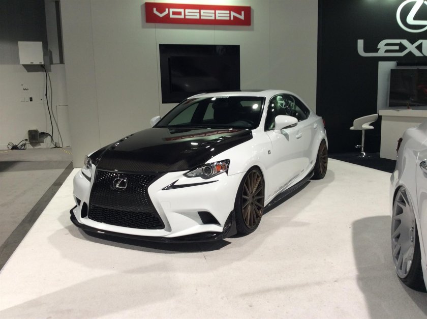 Is 250 SD Lexus Luxury