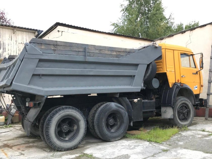 Серый самосвал