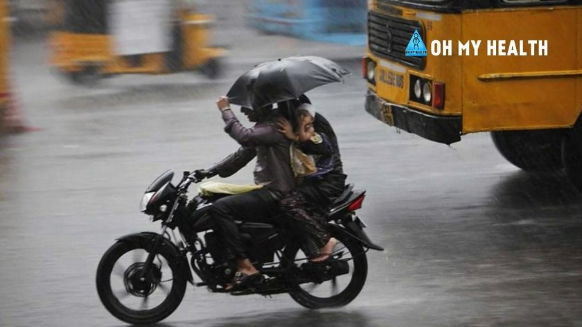 Мотоцикл под дождем