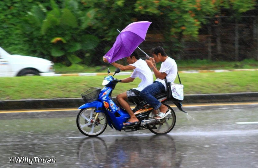 Пхукет на мопеде с ребенком