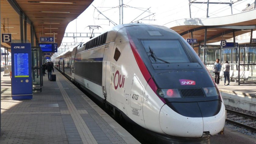 Скоростной поезд TGV Франция