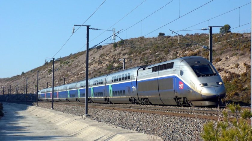 Скоростной поезд TGV Франция