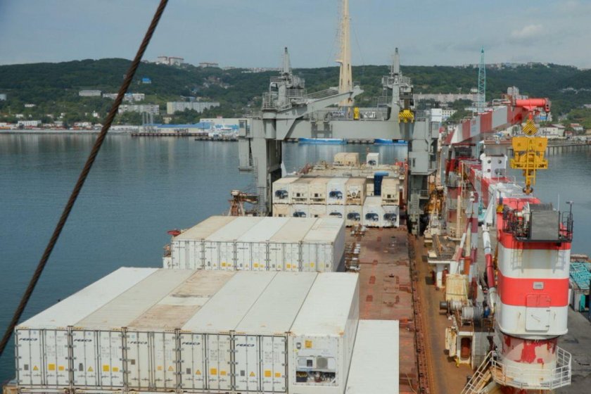 Атомный контейнеровоз Севморпуть