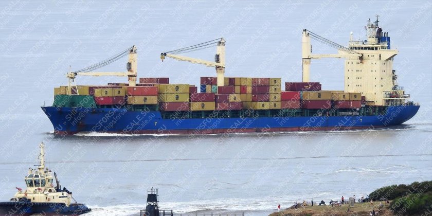 Контейнеровоз судно
