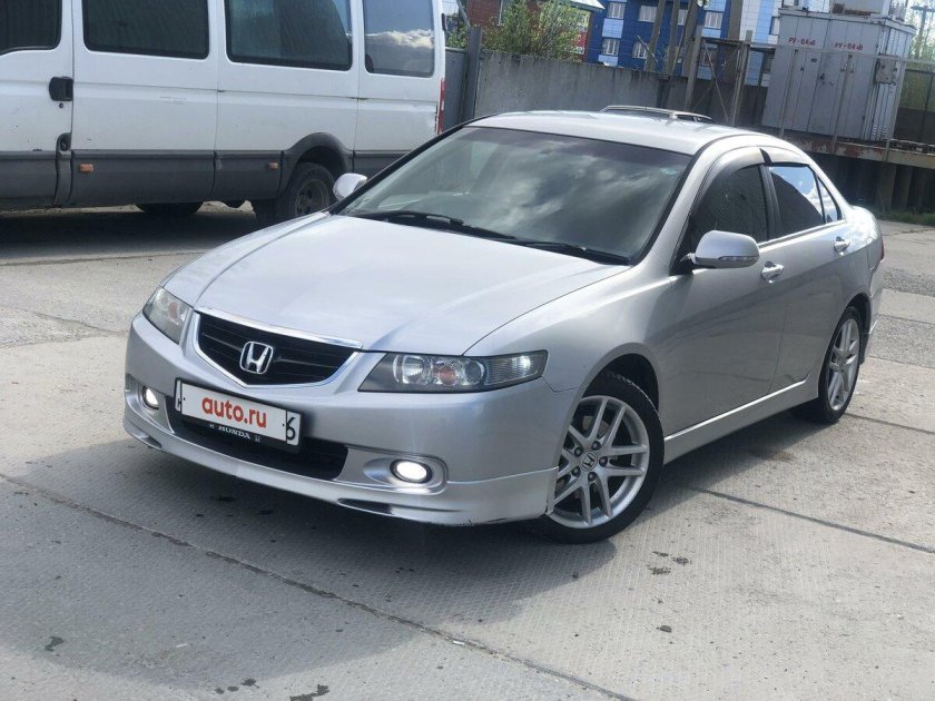 Хонда Аккорд 2005 года