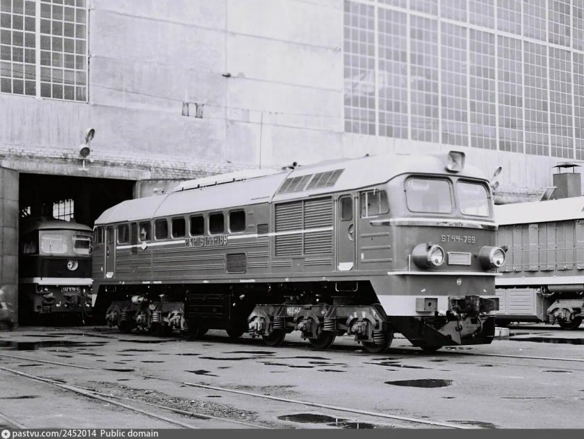 Ворошиловградский тепловозостроительный завод