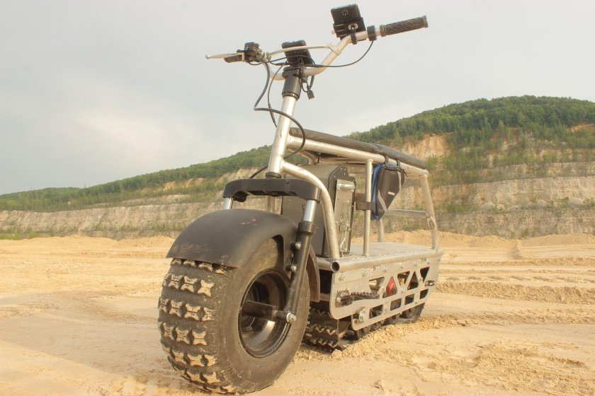 Электровездеход гусеничный