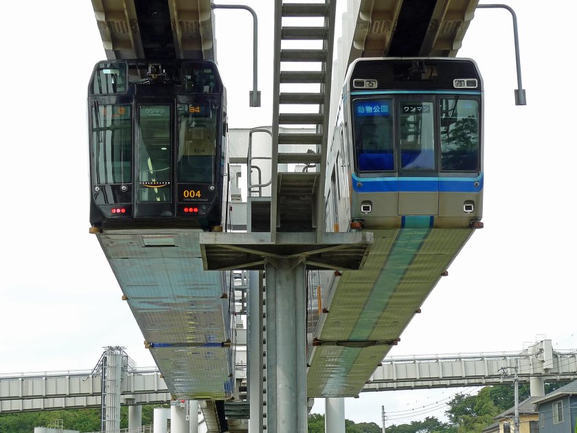 Подвесной монорельс Токио