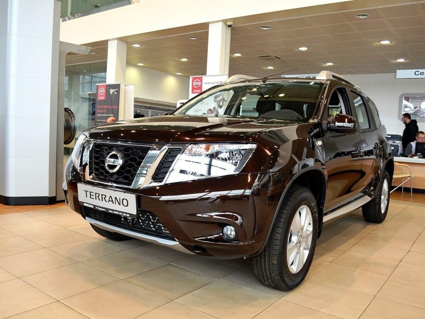 Nissan Terrano коричневый