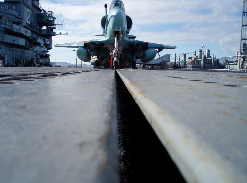 Электромагнитная катапульта для авианосцев