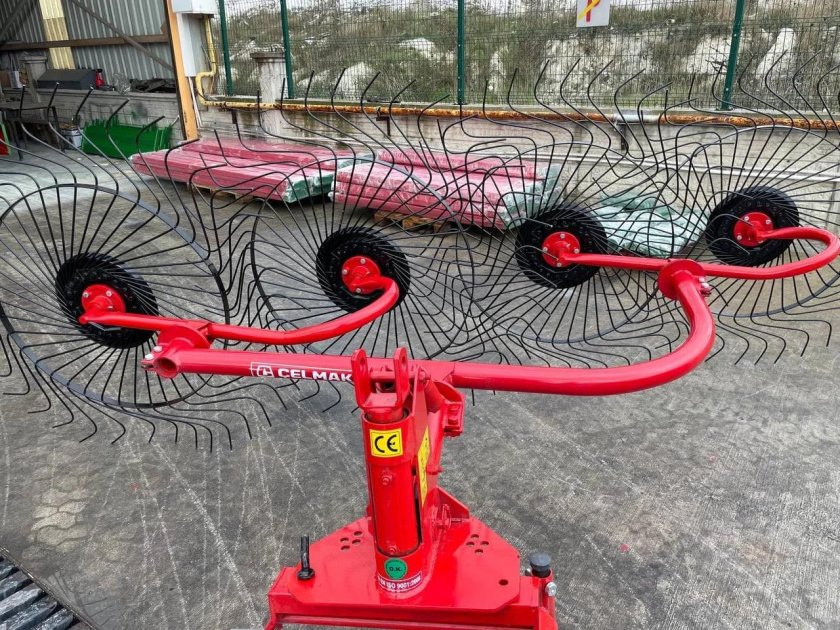 Грабли навесные колесно пальцевые