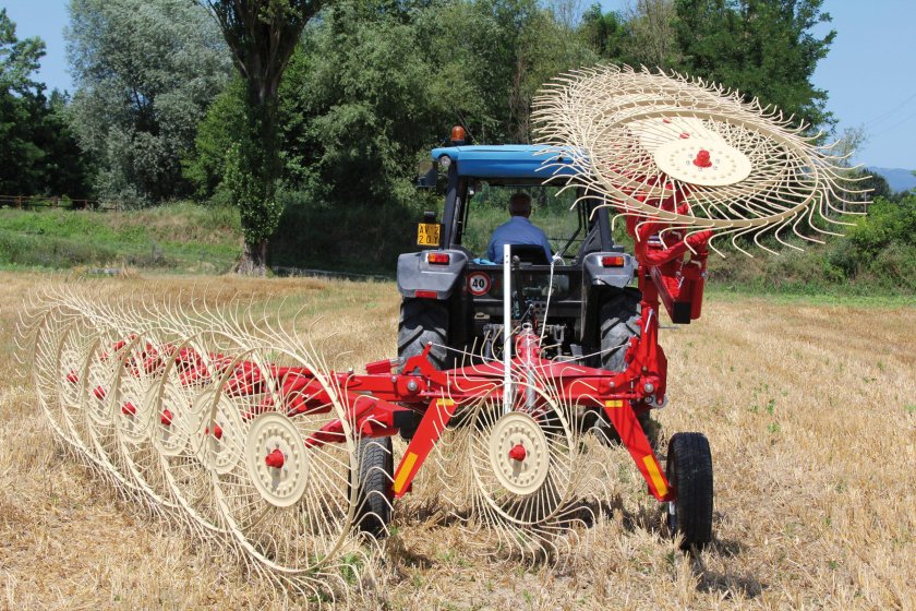 Грабли прицепные v-образные Batrake-10