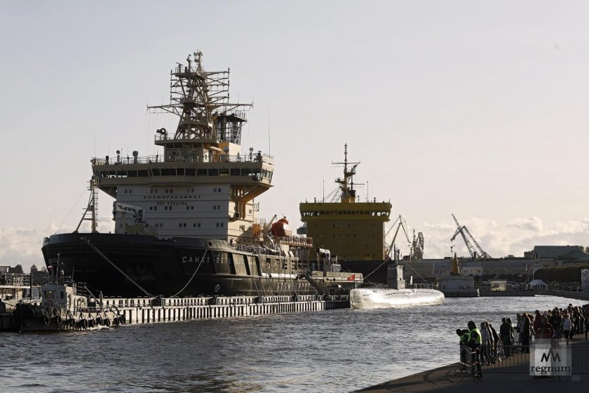 Ледокол "Капитан Сорокин" в Санкт-Петербурге