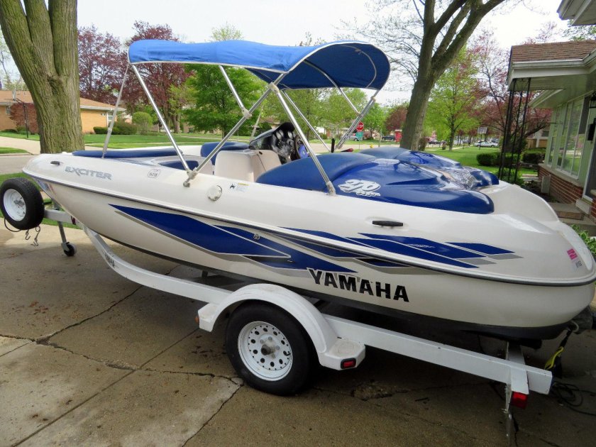 Yamaha Jet Boat 270