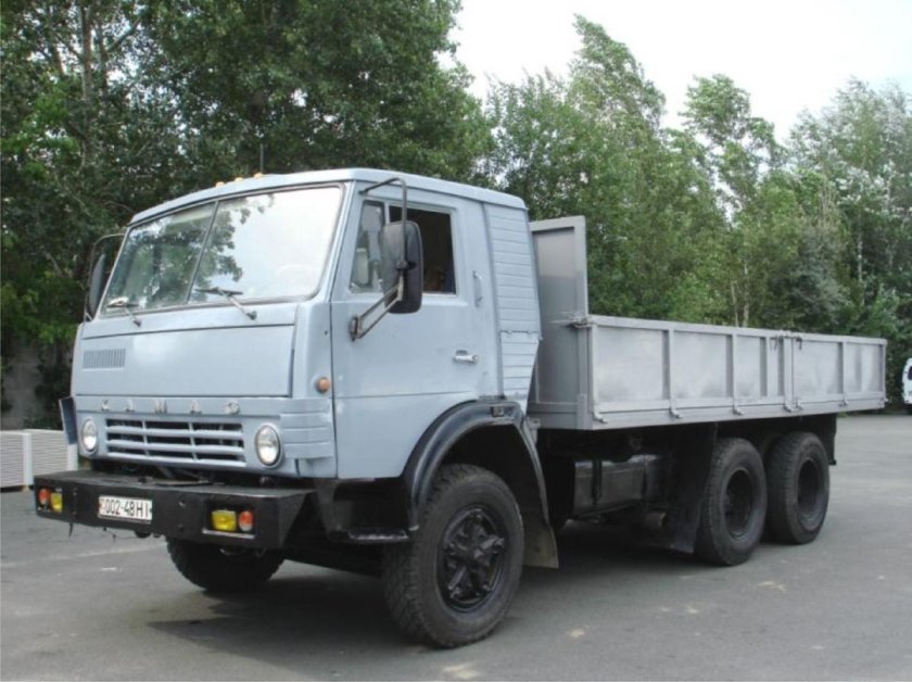 КАМАЗ 5320 бортовой