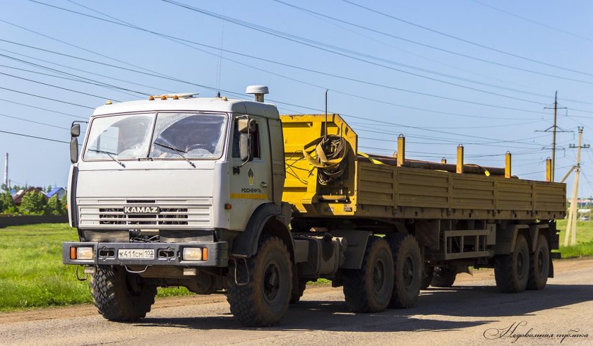 Тягач КАМАЗ 44108