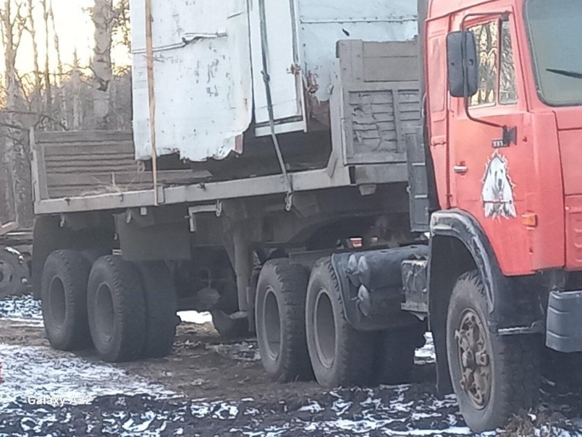 КАМАЗ буксует