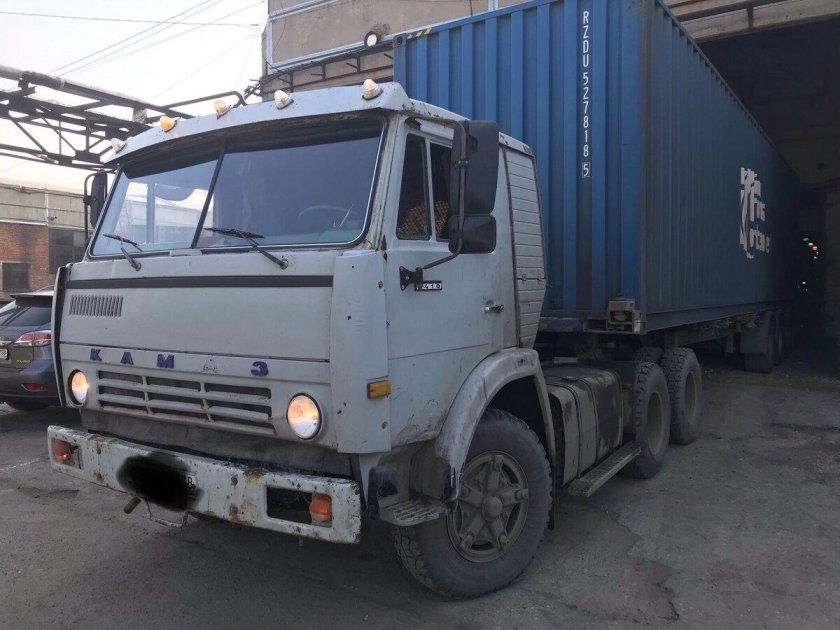 Тягач седельный КАМАЗ 35410
