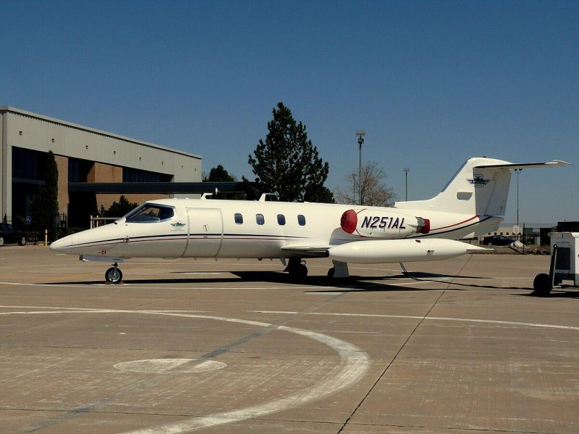 Learjet 24 самолет