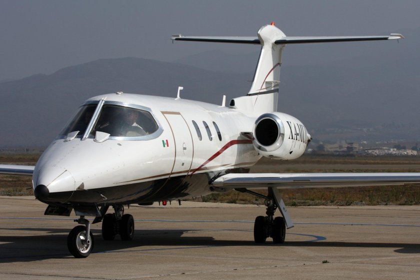 Learjet 24 самолет