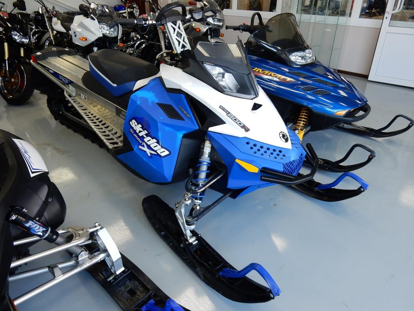 Ski-Doo Summit x800r 2008