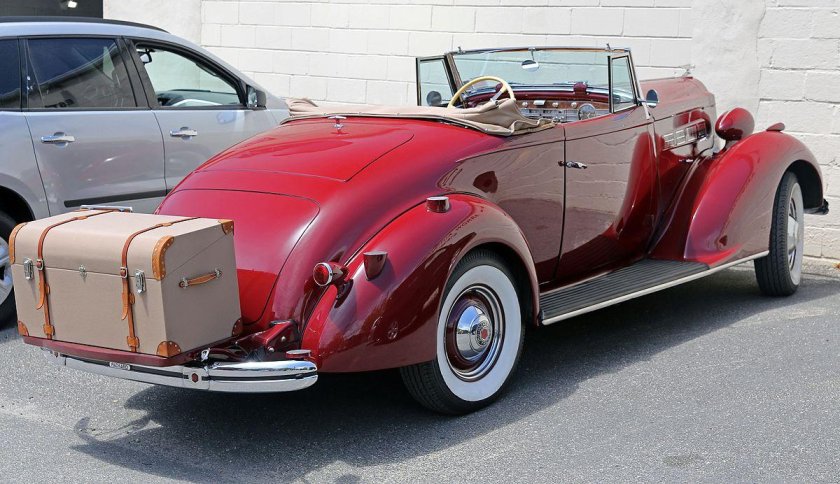 Автомобиль Паккард 1937