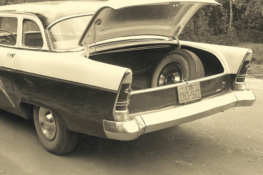 ГАЗ 13 Чайка 1957