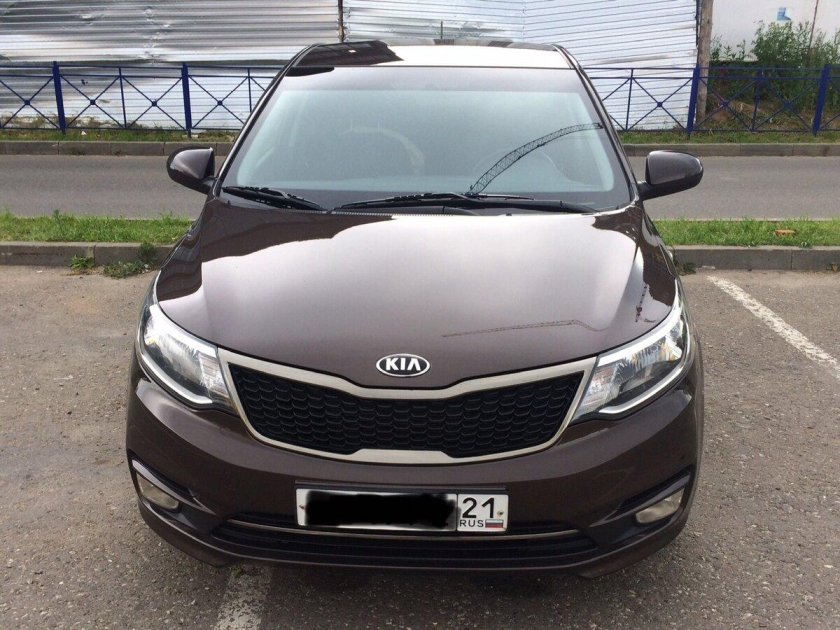 Kia Rio 2015 коричневый