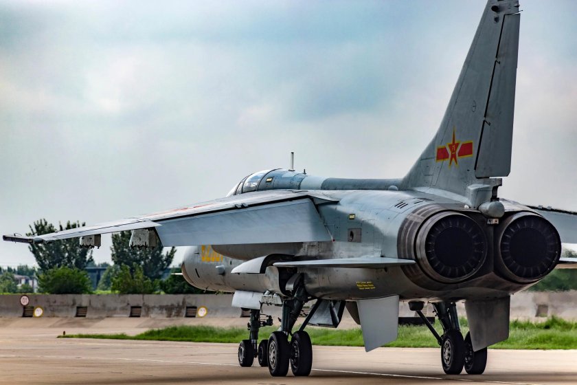 Истребитель-бомбардировщик JH-7a