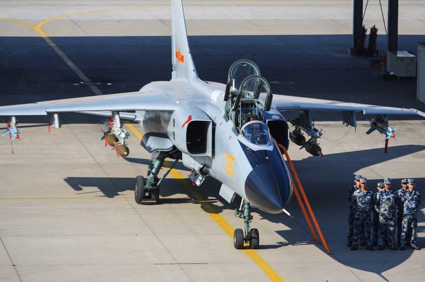 Истребитель-бомбардировщик JH-7a