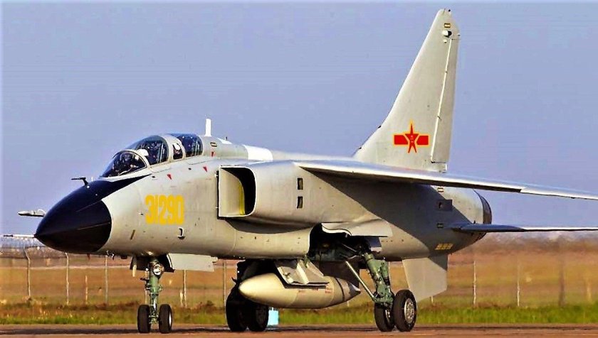 Истребитель-бомбардировщик JH-7a