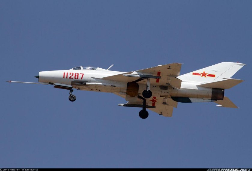 Chengdu j-7 самолет