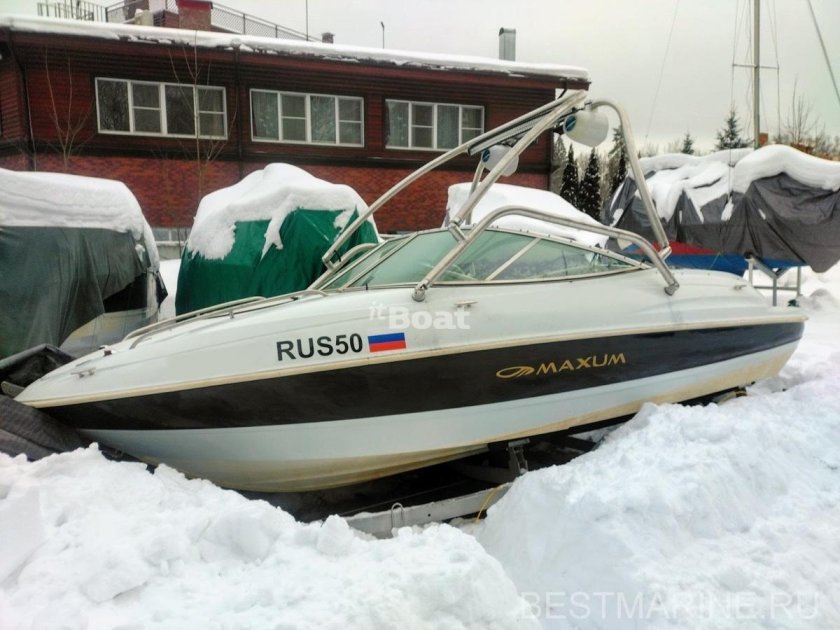 Катер Maxum 2000