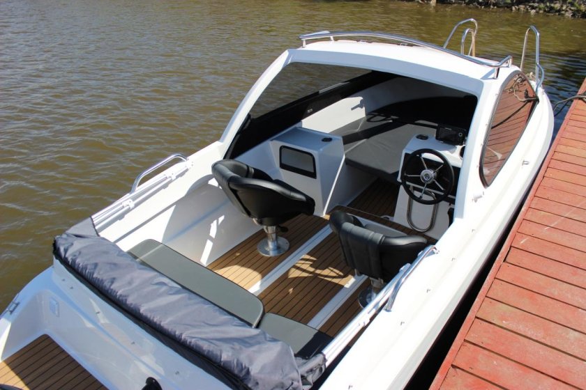 Катер Phoenix 530ht