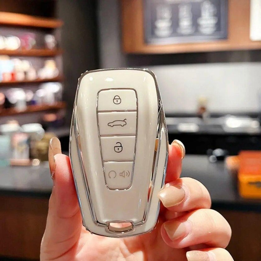 Смарт ключ Джили Кулрейл