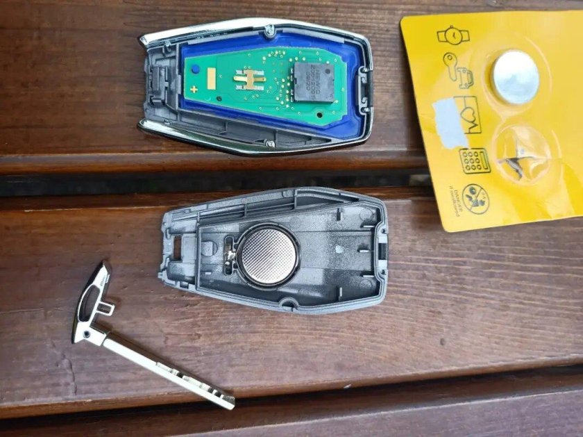 Geely Coolray ключ