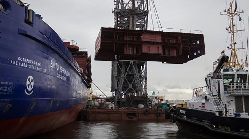 Виктор Черномырдин теплоход