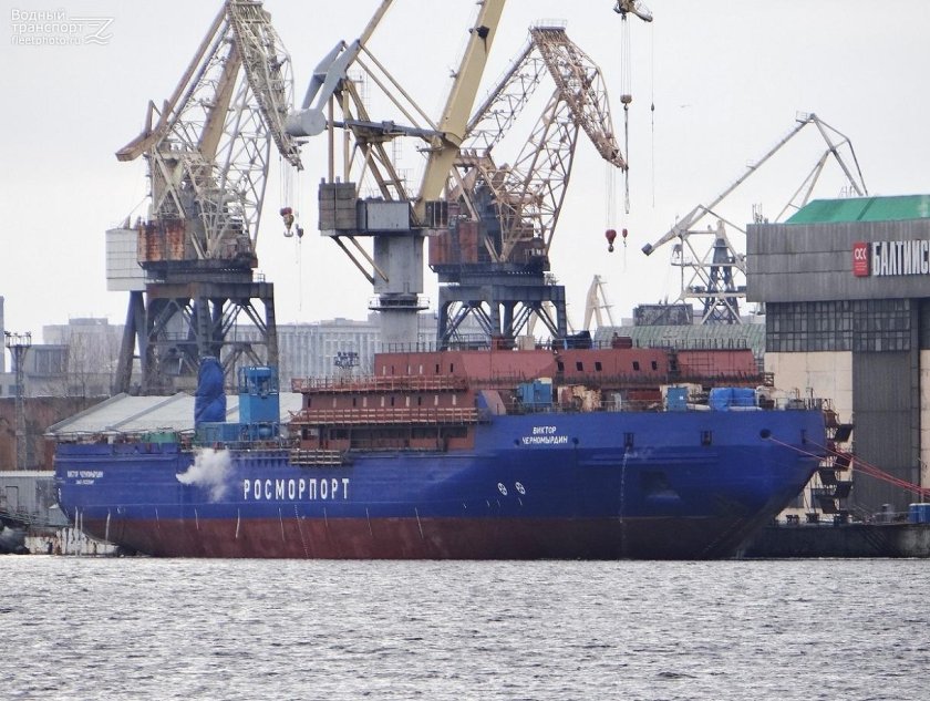 Виктор Черномырдин теплоход