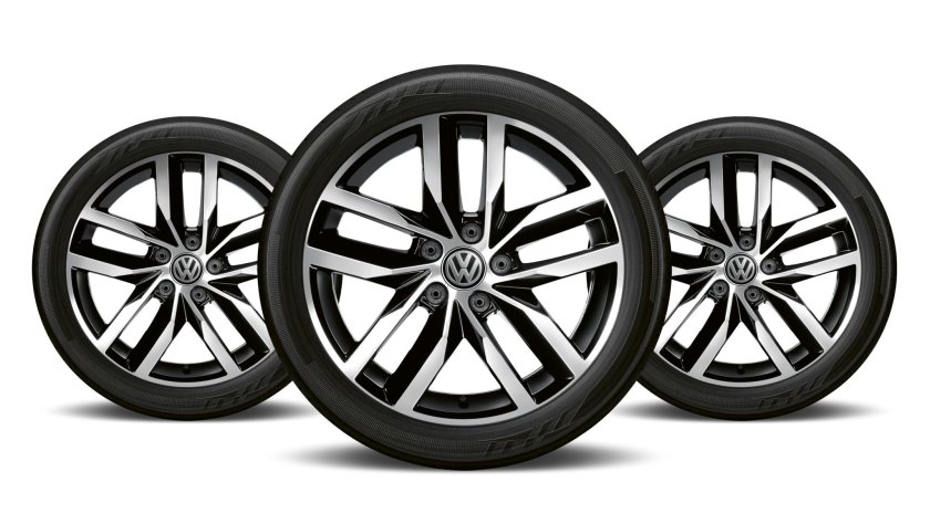 Колесо на белом фоне