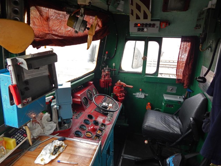 2тэ10в кабина